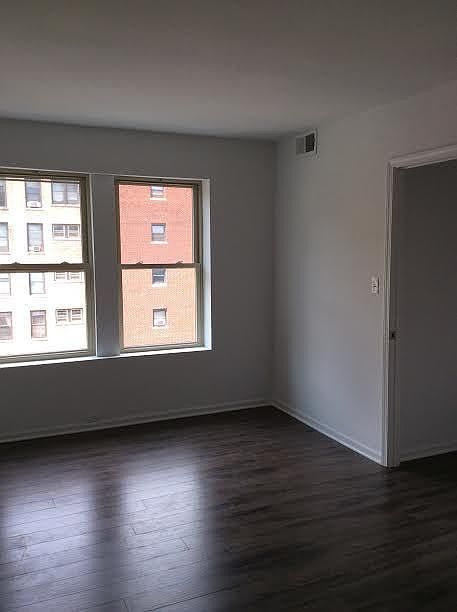1st image of 925 W Carmen Ave APT 3A