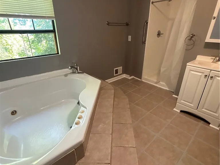 335 Cedarhurst St — Photo 19