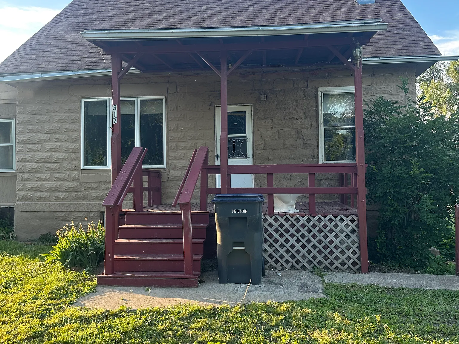 3 bed, 1.5 bath, 1250 sqft, $750 — Photo 2