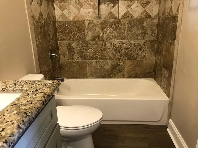 2539 Eagle St — Photo 6