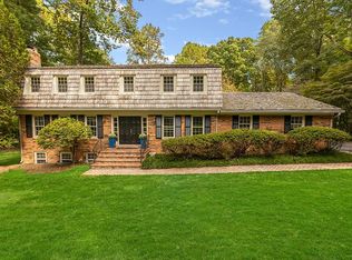 2713 Colt Run Rd, Oakton, VA 22124