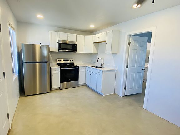 2nd image of 124 E Jacinto St #1