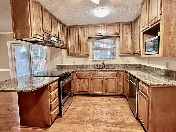 5th image of 126 Walton Dr NE