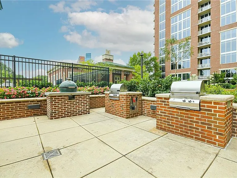 1820 Peachtree St #1002 — Photo 32
