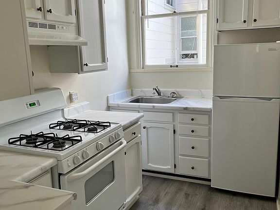 5th image of 3650 Broderick St APT 305
