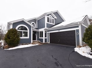 1221 Lone Oak Trl, Aurora, IL 60506