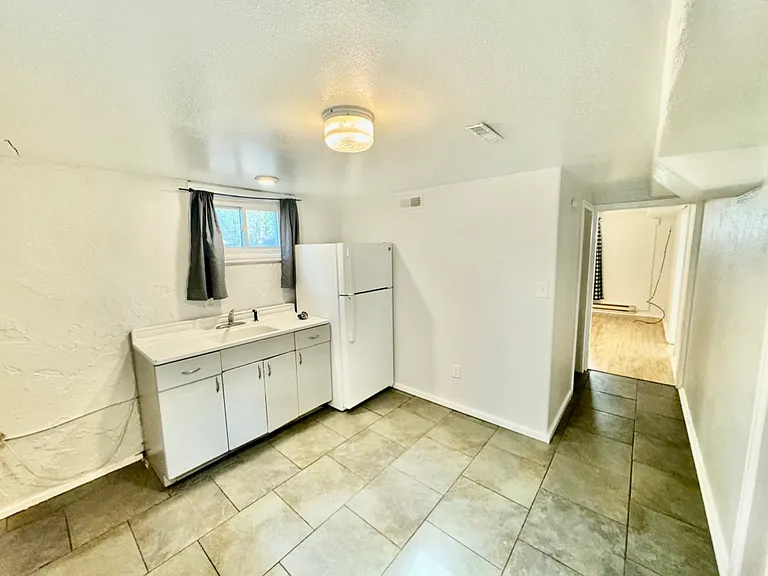 1617 6th Ave #B — Photo 2