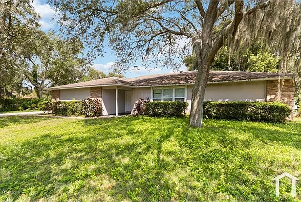 5 bed, 2400 sqft, $3,495 — Photo 3