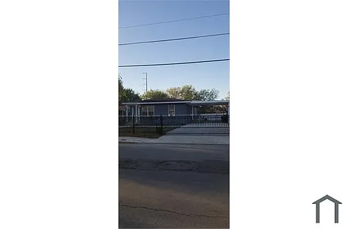 110 Jay Williams St Photo 1