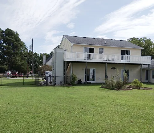 220 Riverview Ave Photo 1