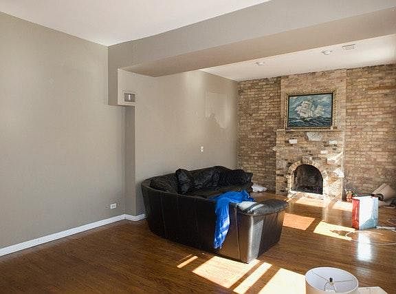 3rd image of 864 W Aldine Ave #1