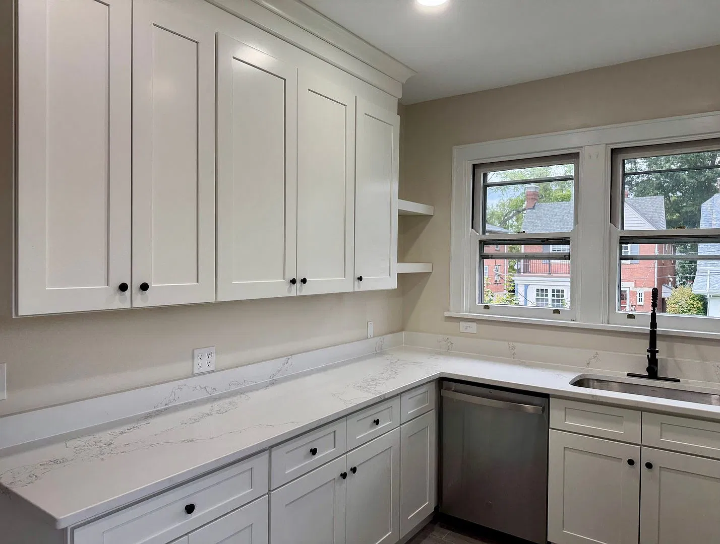 3590 Outlook — Photo 3