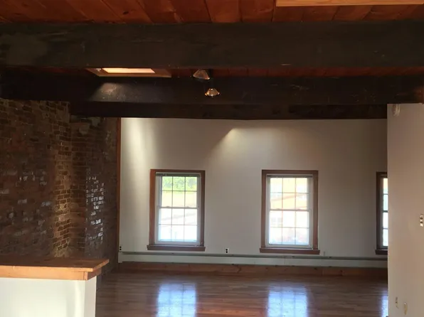 35 Beacon St #3, Chelsea, MA 02150