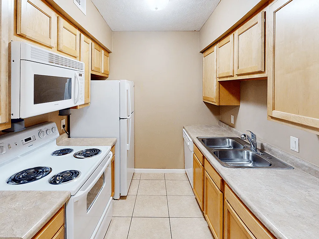 High Point East Apartment Homes — Photo 3