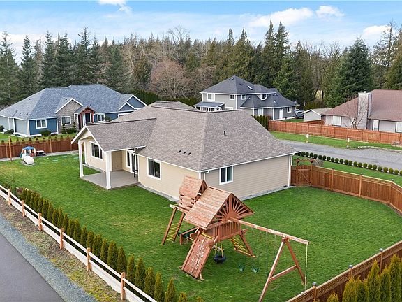 3rd image of 111 Hilltop Ln