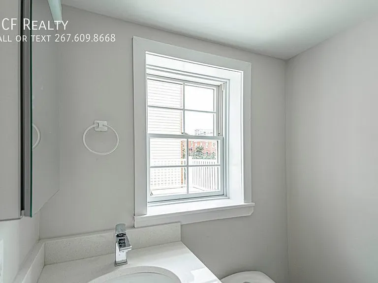 825 S 12th St — Photo 8