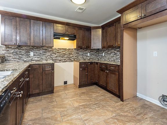 4th image of 2743 Maggie Woods Pl