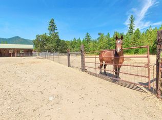 13615 Water Gap Rd, Williams, OR 97544