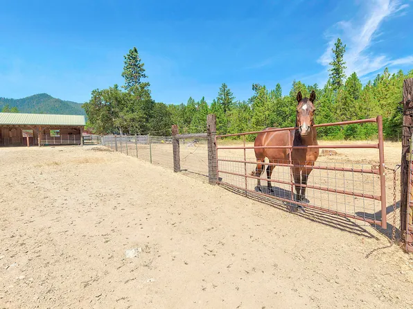 13615 Water Gap Rd, Williams, OR 97544