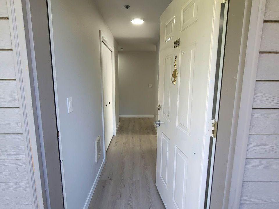 1st image of 170 2nd Pl NW #204