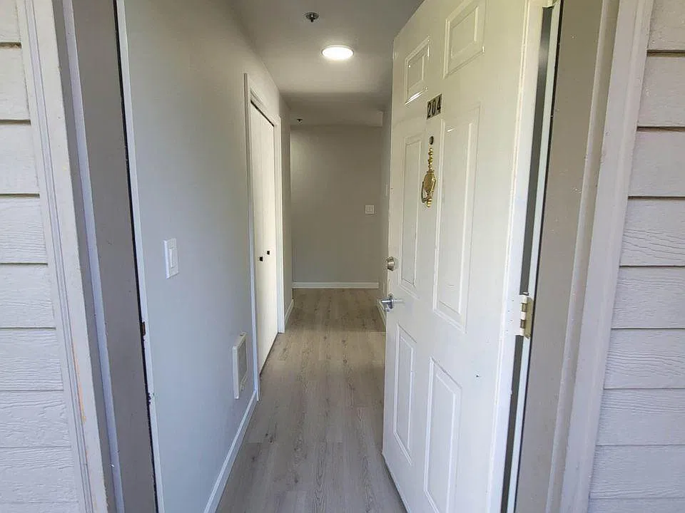 170 2nd Pl NW #303
