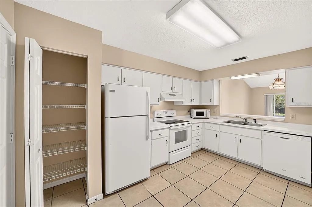 2 bed, 2.0 bath, 1115 sqft, $1,600 — Photo 4