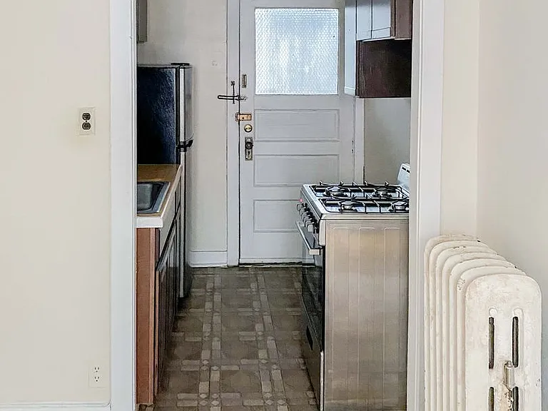 512-20 W. Cornelia — Photo 40