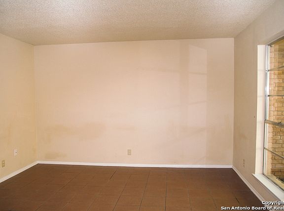 5th image of 8331 Lou Gehrig St