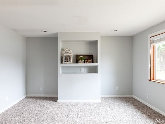 4th image of 5411 109th Avenue Ct E