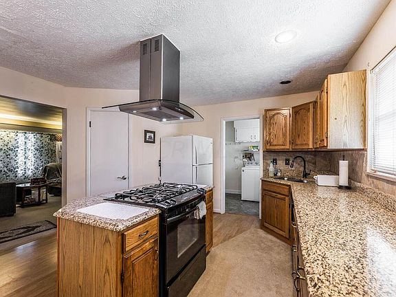 4th image of 3155 Race St