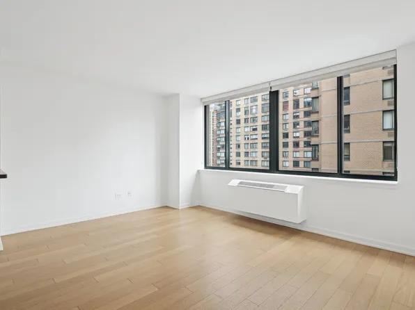 75 West End Avenue image 2 of 37