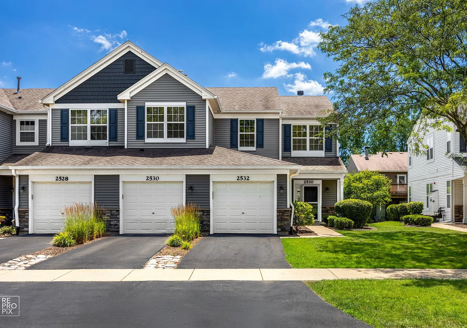 North Naperville Two Bedroom — Photo 1