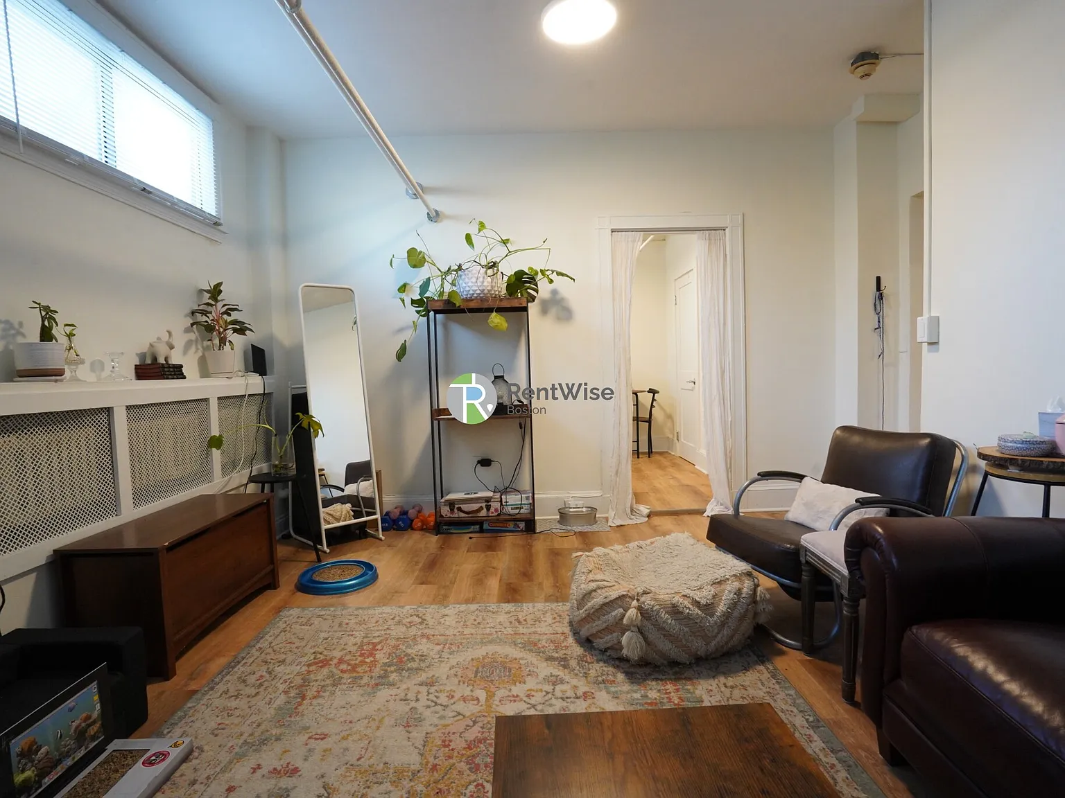 2 bed, 1.0 bath, $2,600 — Photo 2