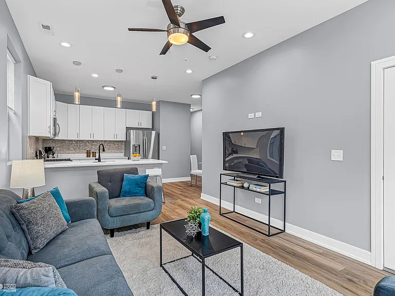 3670 S Indiana Ave #2 — Photo 3