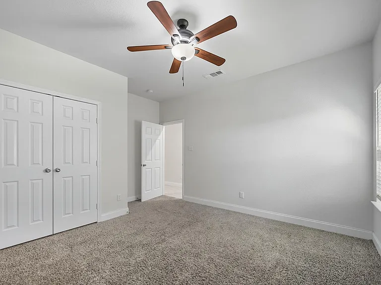 2911 Marshall St — Photo 10