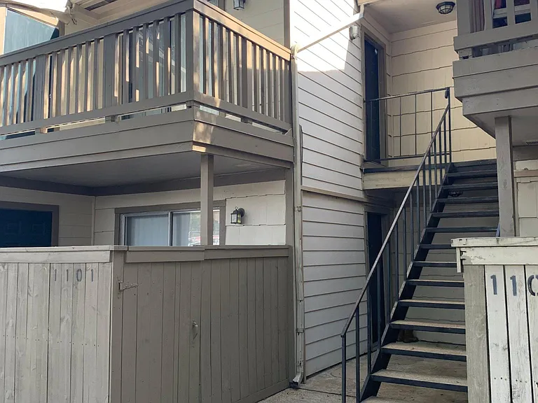 Top floor corner unit