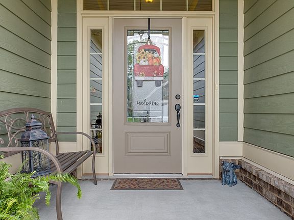 5th image of 443 Goodman Dr