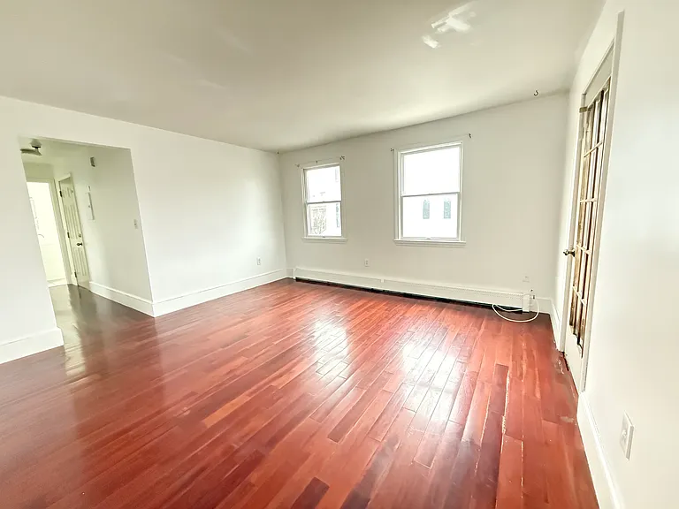 122 Sumner St #2 — Photo 6