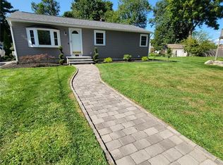 28 Davis St, West Warwick, RI 02893