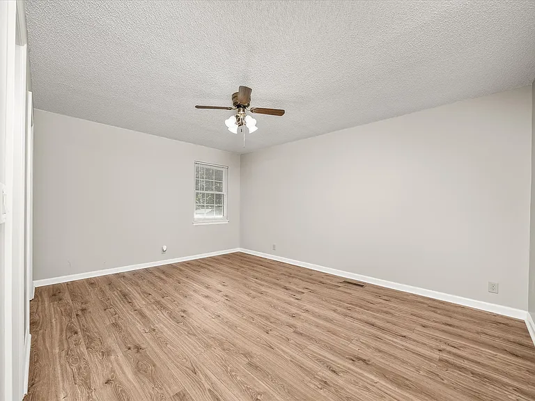 150 Pomeroy Dr — Photo 27