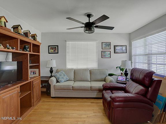 3rd image of 1818 BANBURY Road