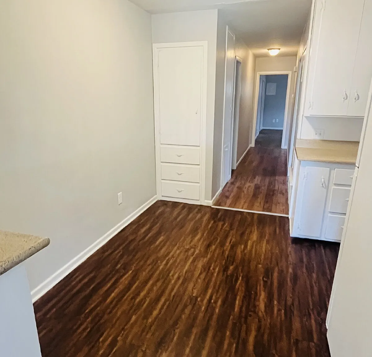 2 bed, 1.0 bath, 1073 sqft, $950 — Photo 4