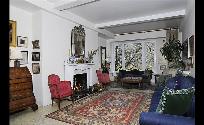 Sold by Douglas Elliman | media 23