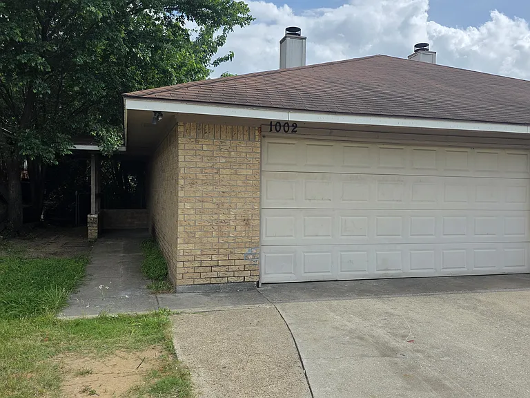 1002 Vera Ct — Photo 10