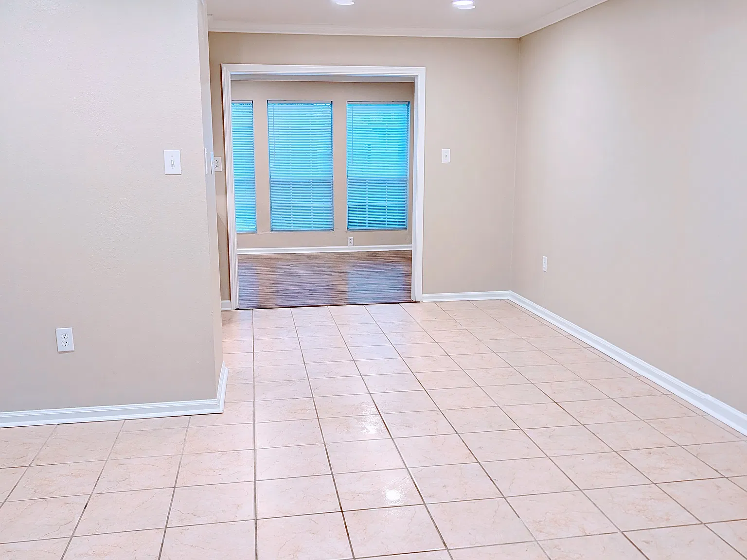 2 bed, 1300 sqft, $1,250 — Photo 2
