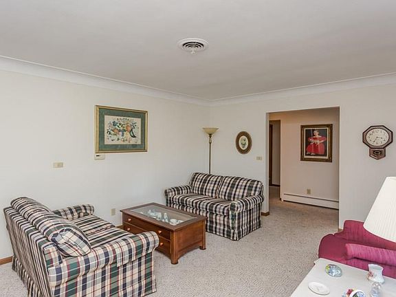 5th image of 408 W South Boundary St