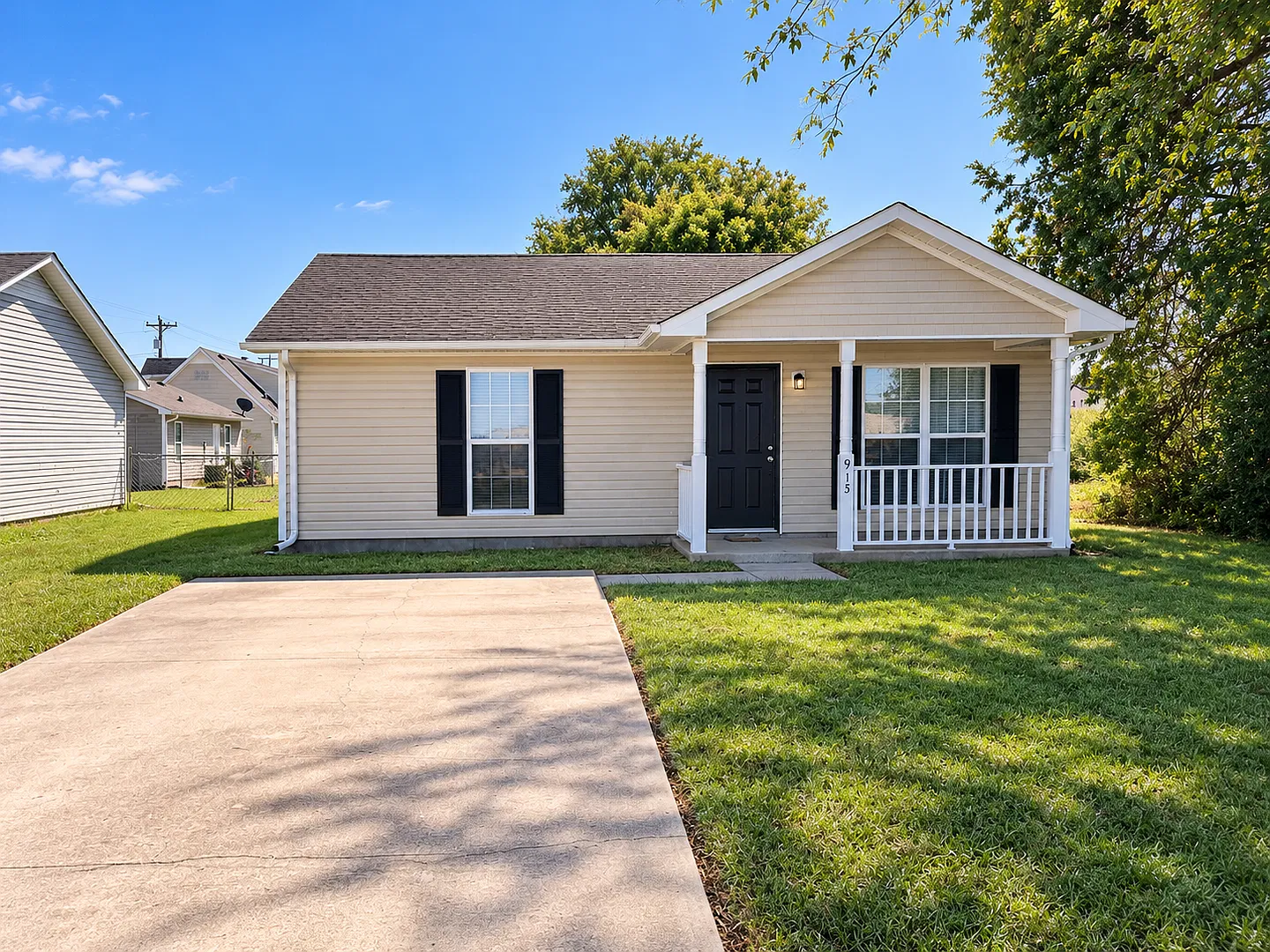 Charming 2 Bedroom Home in Oak Grove, KY! — Photo 1