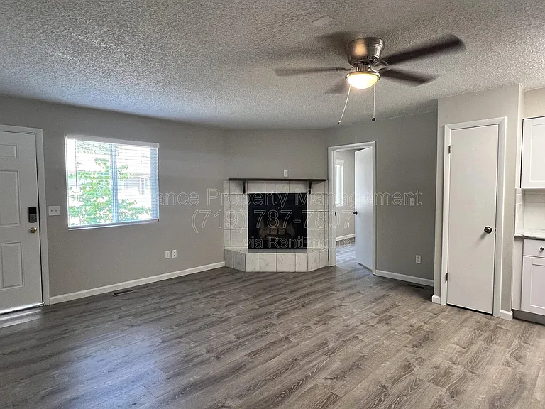 2462 E Willamette Ave — Photo 3