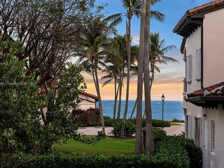 19115 Fisher Island Dr #19115 — Photo 7
