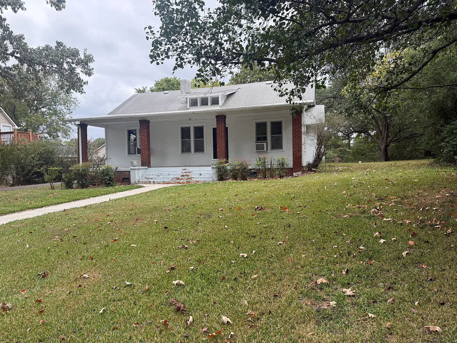 3 bed, 1.5 bath, 1712 sqft, $1,600 — Photo 2